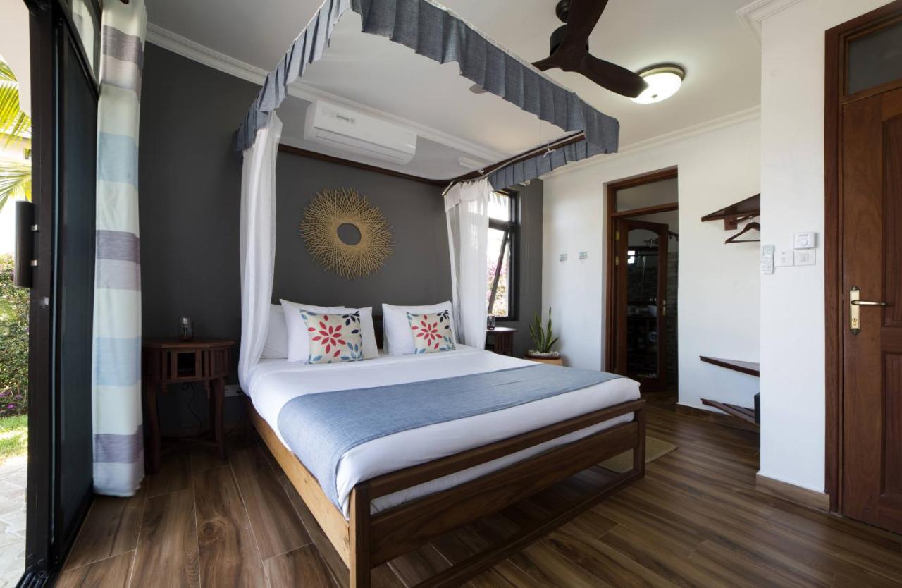 Kena Beach Villas Marumbi Екстериор снимка